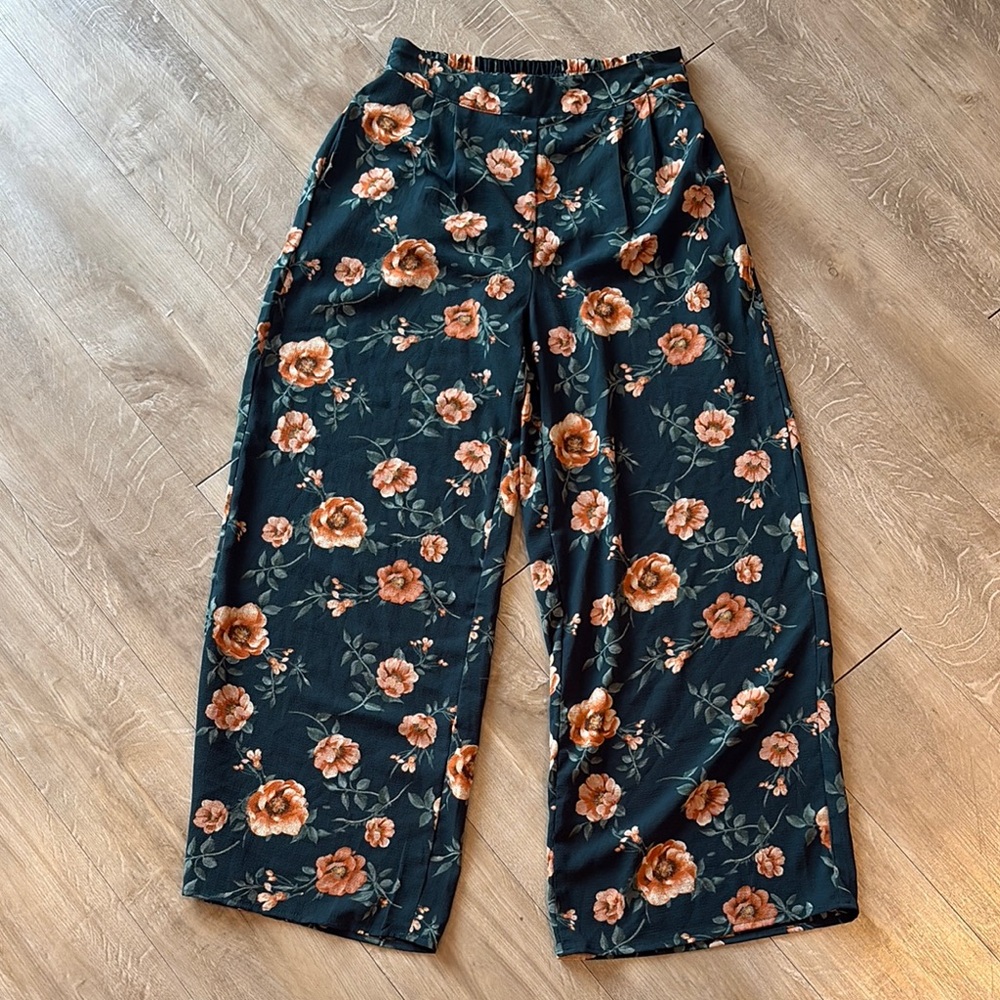 MINE Floral Pants Size Small Floral Peach and Teal
